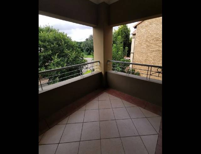 2 BEDROOM APARTMENT FOR SALE IN DIE HOEWES